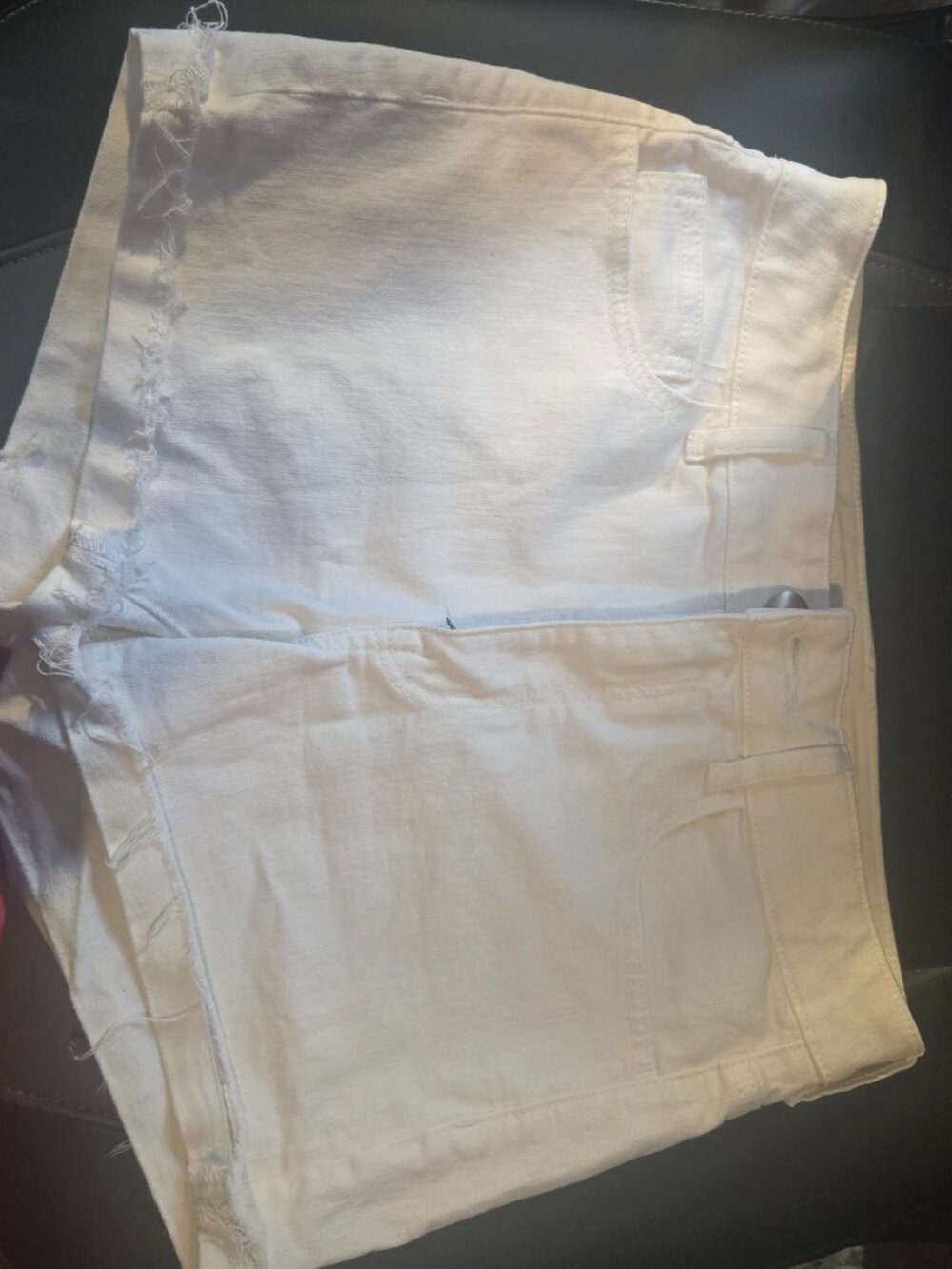 American Eagle White shorts